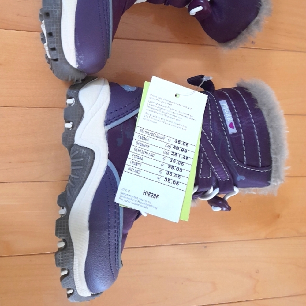 NWT Mexx Toddler size 5 toddler boots- purple and white